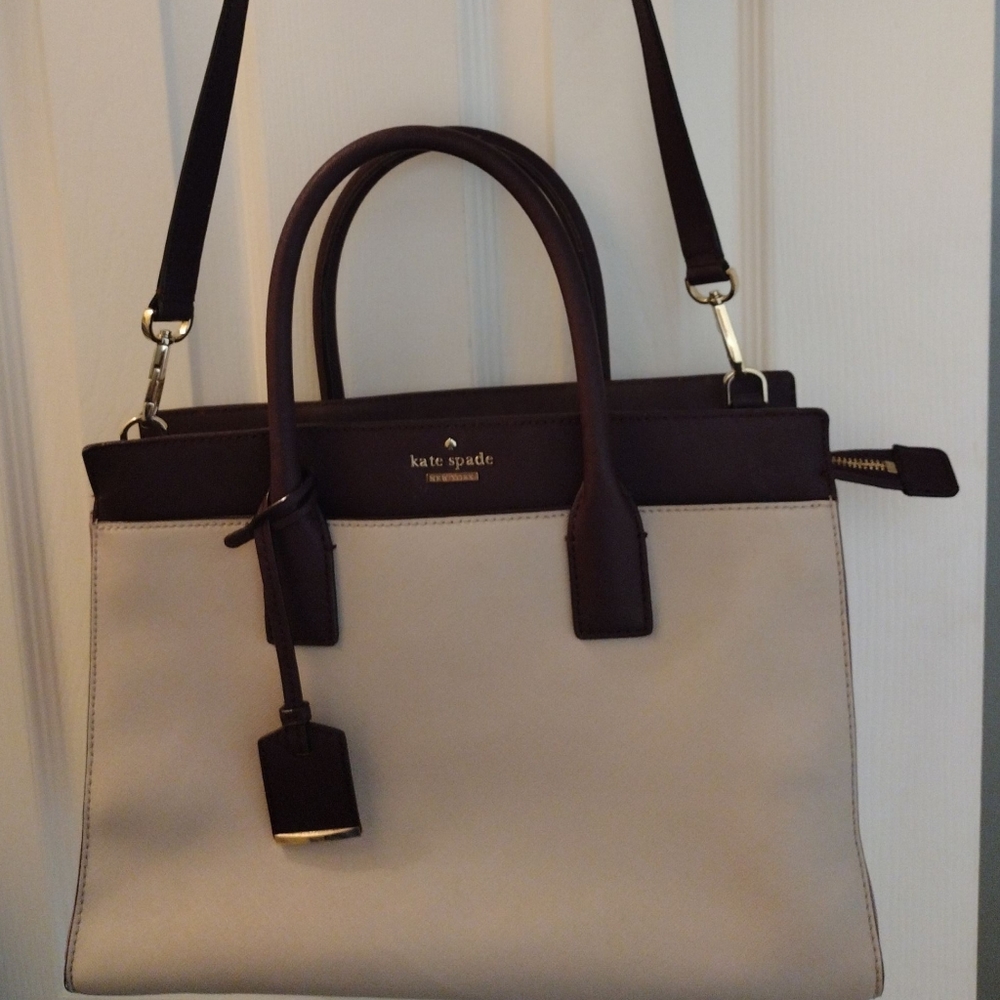 Rarely used Kate Spade purse with dust bag!